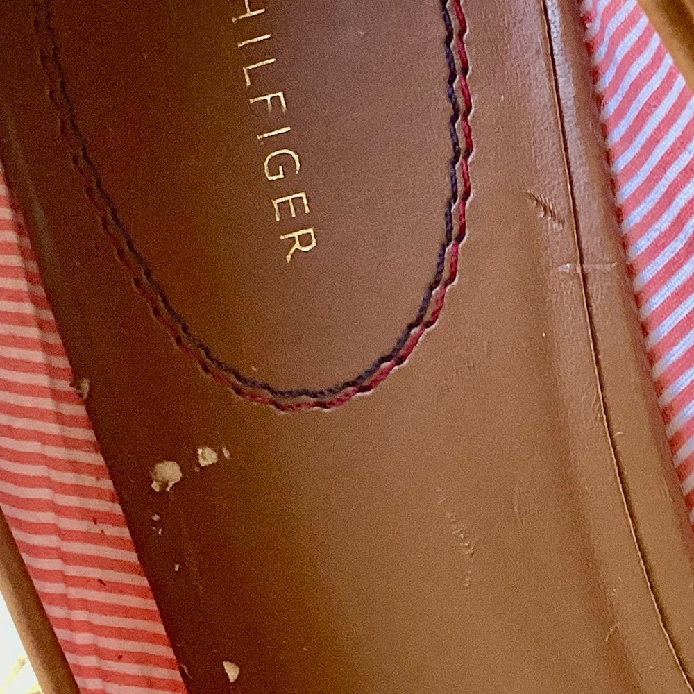 🪸 Tommy Hilfiger CORAL  Peep Toe GOLD CHAIN Canvas WEDGE  Sz 8.5 NWT - Picture 11 of 16